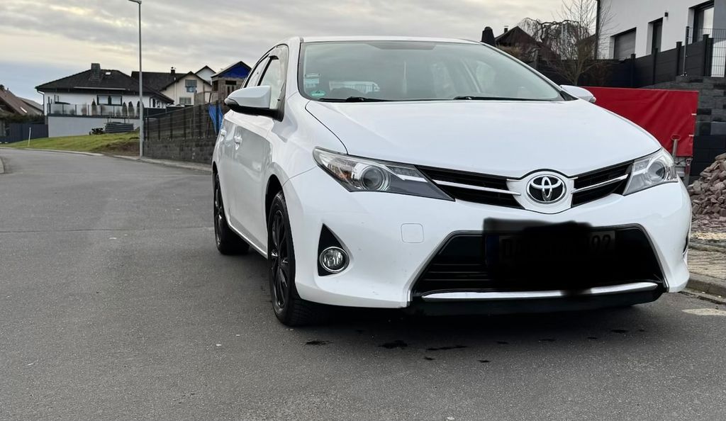 Toyota Auris 160.000 km 7.799 &euro; Uersfeld 56767