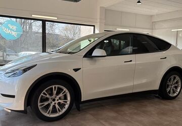 Tesla Model Y 44.150 km 30.600 &euro; Aschaffenburg 63741