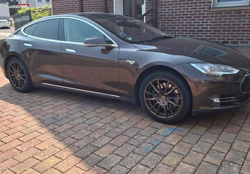 Tesla Model S 262.000 km 15.700 &euro; Alterkülz 56288