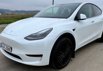 Tesla Model Y 52.000 km 33.900 &euro; Regensburg 93053
