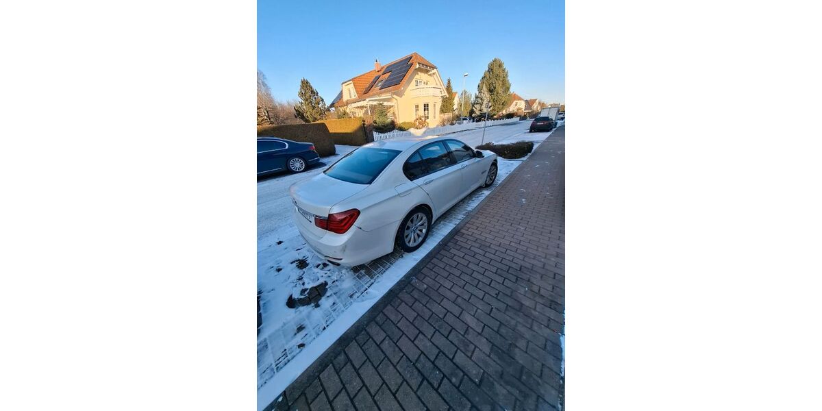 BMW 750 191.500 km 10.700 &euro; Beucha 04824