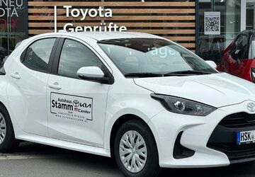 Toyota Yaris 2.000 km 25.990 &euro; Arnsberg-Neheim 59755