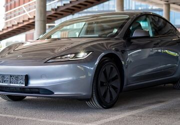 Tesla Model 3 24.511 km 37.900 &euro; Ramuciai 54464