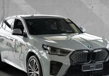 BMW iX2 5.000 km 56.289 &euro; Schwerin 19057