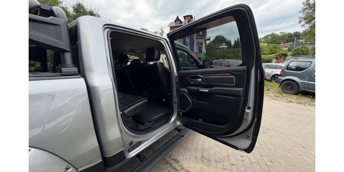 Dodge RAM 1500 Hemi Laramie4x4