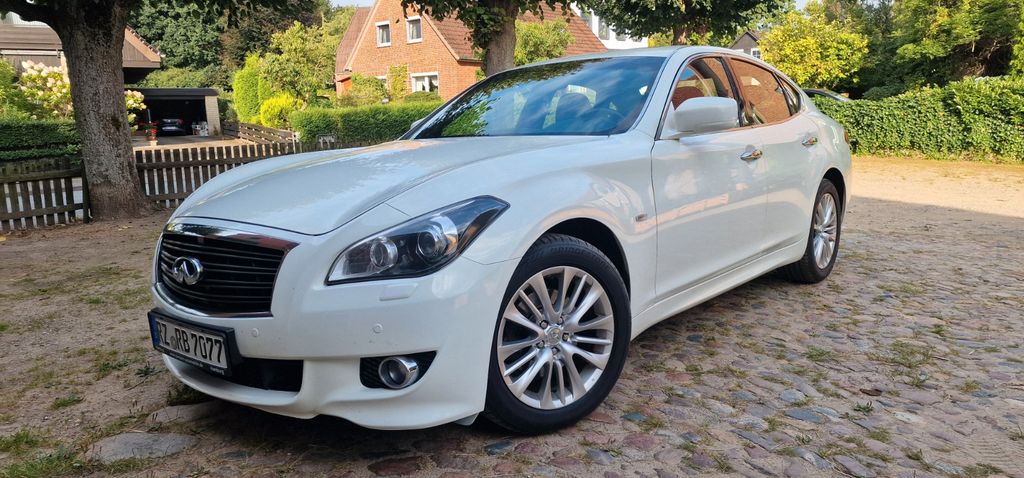 INFINITI Q70 247.521 km 10.900 &euro; Schwarzenbek 21493