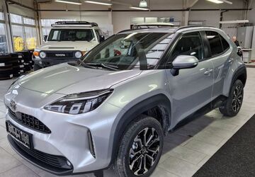 Toyota Yaris Cross 1.900 km 27.490 &euro; Winterberg 59955