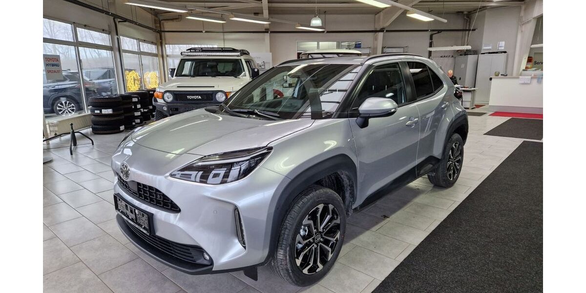 Toyota Yaris Cross 1.900 km 27.490 &euro; Winterberg 59955