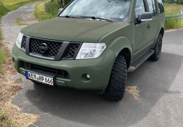Nissan Pathfinder 142.400 km 12.900 &euro; Waldershof 95679