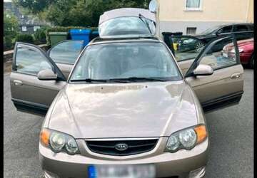 Kia Shuma 146.000 km 1.890 &euro; Netphen 57250