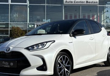 Toyota Yaris 1.5 Hybrid Black&White DAB/KAMERA/1.HAND 29.792 km 19.900 &euro; Villingen-Schwenningen 78054