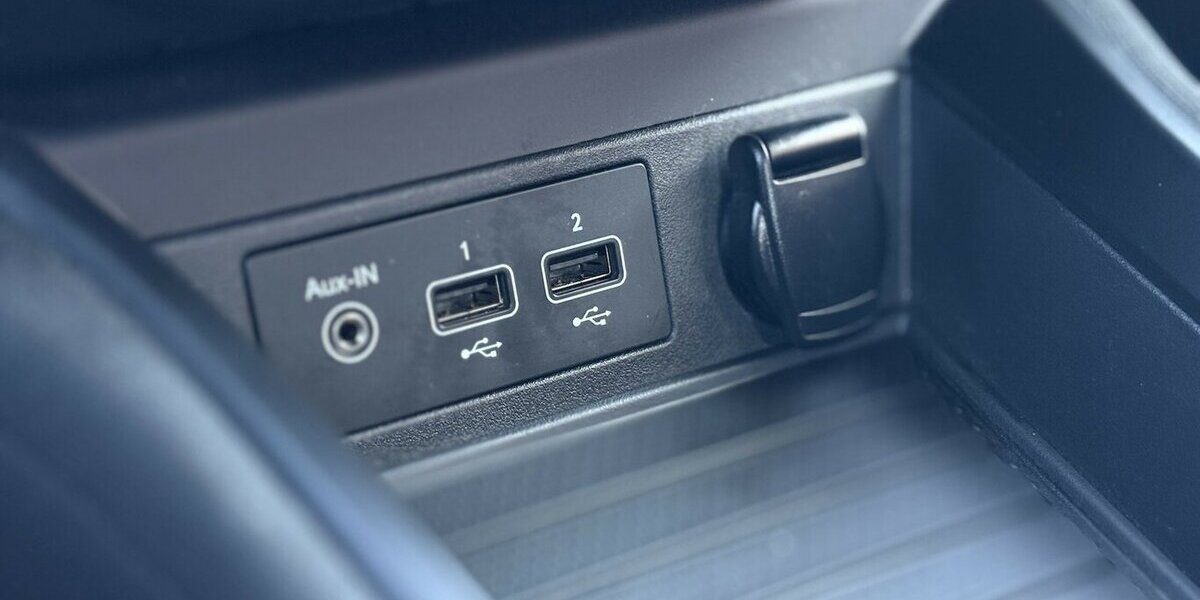 Renault ZOE Life WINTERPAKET/DAB/KLIMA/KEYLESS/SHZ/V+C 94.757 km 11.900 &euro; Villingen-Schwenningen 78054