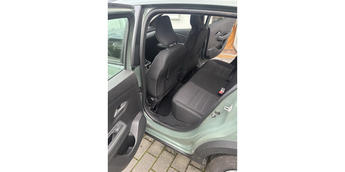 Dacia Sandero 9.800 km 15.500 &euro; Witzenhausen 37213