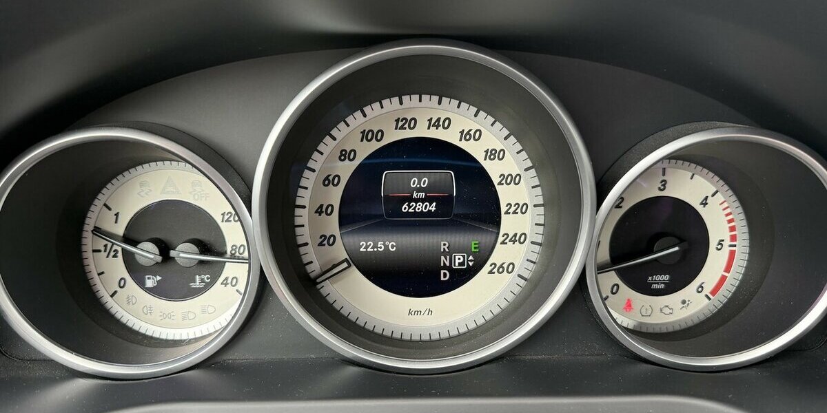 Mercedes-Benz E 350 Cabrio Bluetec AMG Paket Mod 2014 62.000 km 26.500 &euro; Schorndorf 73614