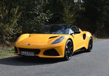 Lotus Emira 6.100 km 104.900 &euro; Frankfurt am Main 60314
