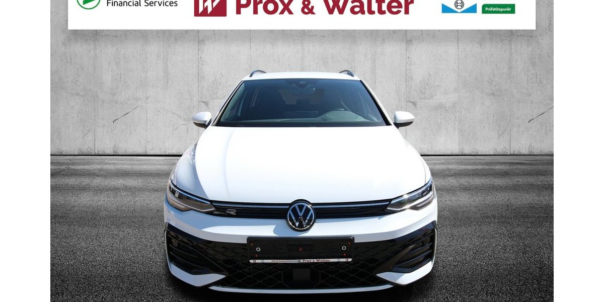 VW Golf VIII Variant 1.5 TSI R-Line LED+KAMERA+ACC 29.466 km 26.700 &euro; Hagenow 19230