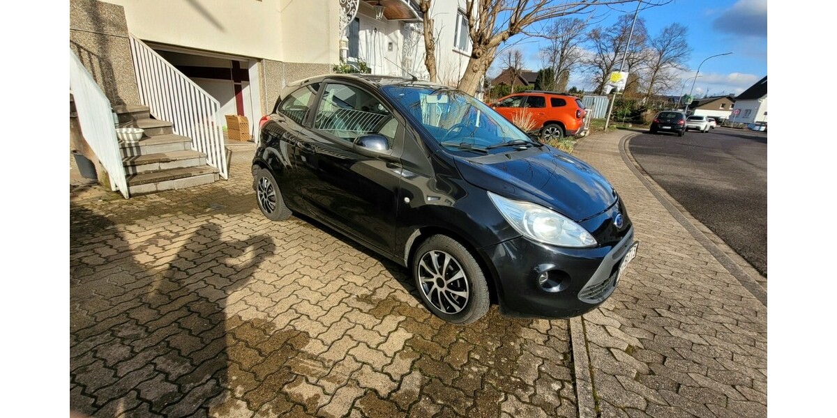 Ford Ka 180.000 km 2.490 &euro; Schwalbach 66773