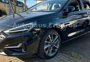 Hyundai i30 94.000 km 16.450 &euro; Essen 45359