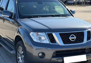 Nissan Pathfinder 290.000 km 7.700 &euro; München 81677