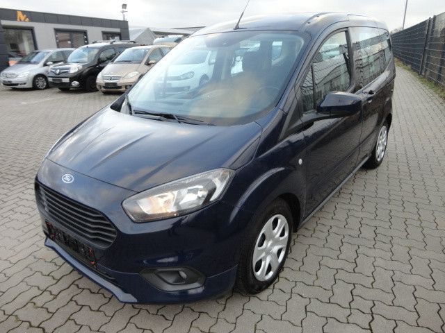 Ford Tourneo Courier 89.000 km 8.900 &euro; Ahrensburg 22926