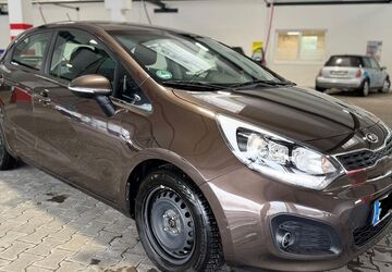 Kia Rio 119.000 km 7.900 &euro; Wertheim am Main 97877