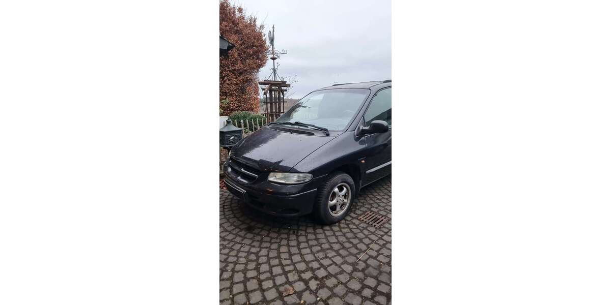 Chrysler Voyager 266.800 km 1.800 &euro; Kall 53925