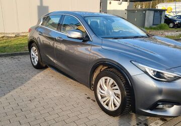 INFINITI Q30 132.950 km 8.488 &euro; Berlin 14050