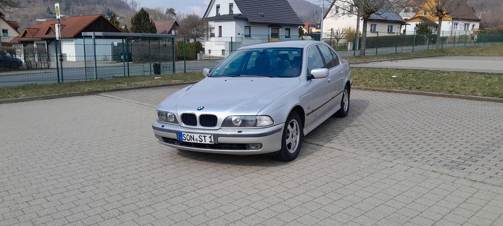 BMW 323 215.000 km 1.600 &euro; Sonneberg 96515