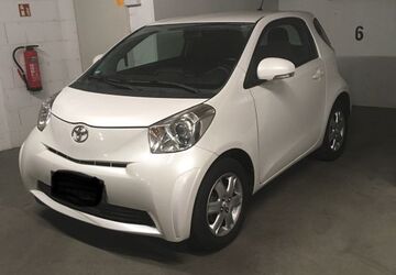 Toyota IQ 93.470 km 4.770 &euro; Oberhausen 46045