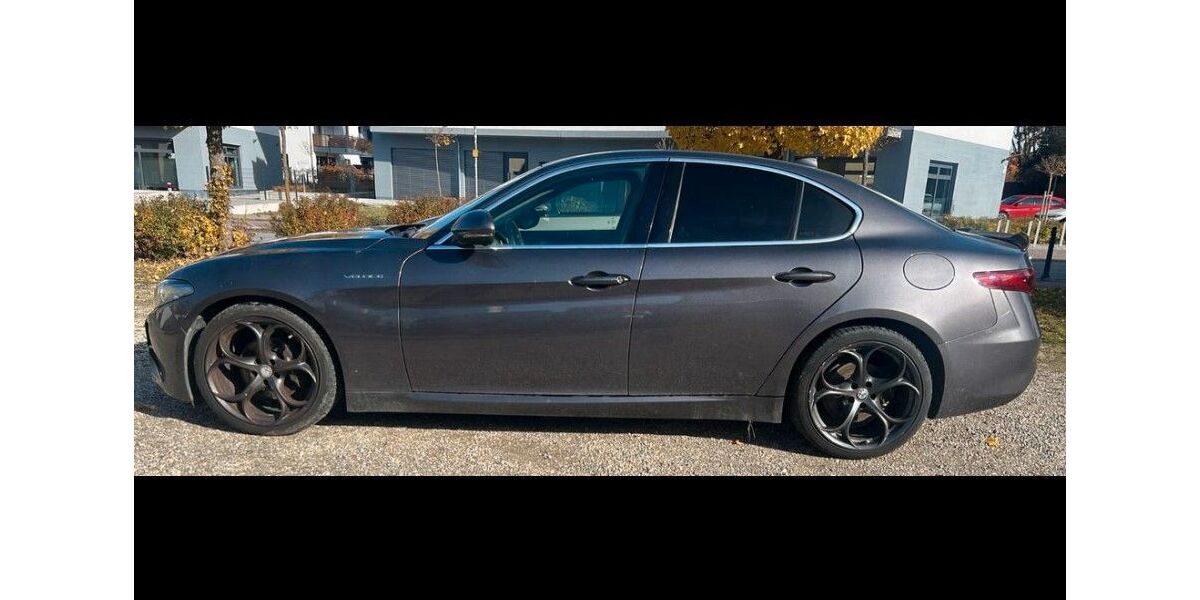 Alfa Romeo Giulia 145.742 km 15.000 &euro; Obertraubling 93083