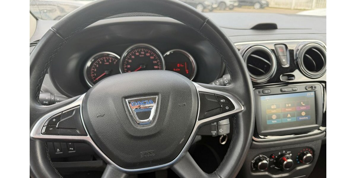 Dacia Lodgy 7 Sitze Kamera Klima Navi 25.444 km 13.999 &euro; Frankfurt 60386