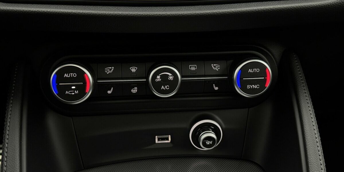 Alfa Romeo Stelvio 2.2 D Super Q4 LEDER AHK Pano LED 14.780 km 29.220 &euro; Lich 35423