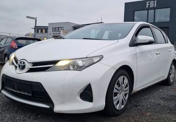 Toyota Auris 260.000 km 4.200 &euro; Bad Kreuznach 55543