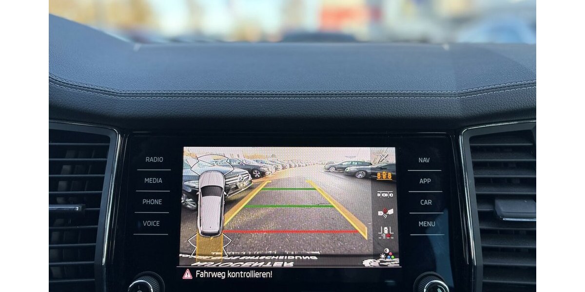 Skoda Kodiaq 1.5 TSI STYLE V+C/DSG/KAMERA/NAVI/DAB/AHK 131.783 km 23.800 &euro; Villingen-Schwenningen 78054