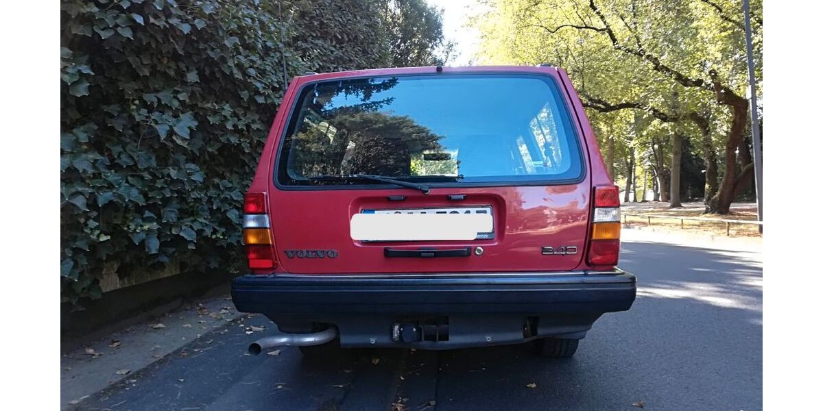 Volvo 240 321.708 km 5.900 &euro; Köln 50733