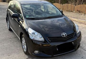 Toyota Verso 82.000 km 9.900 &euro; Berlin 14109