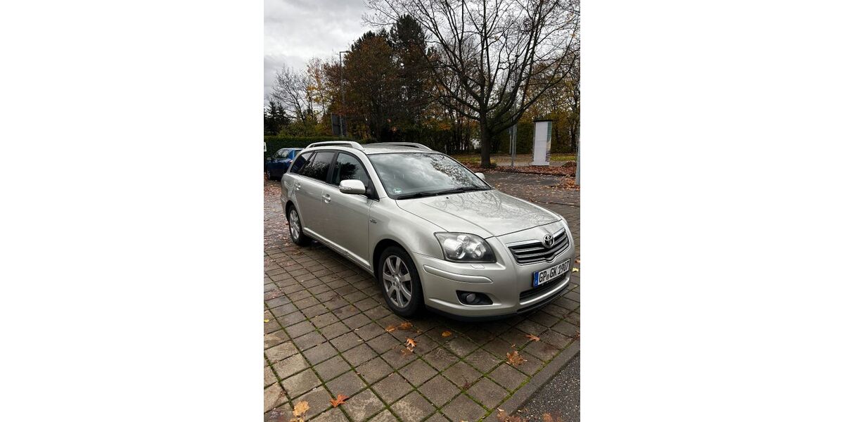 Toyota Avensis 244.000 km 2.300 &euro; Wangen 73117