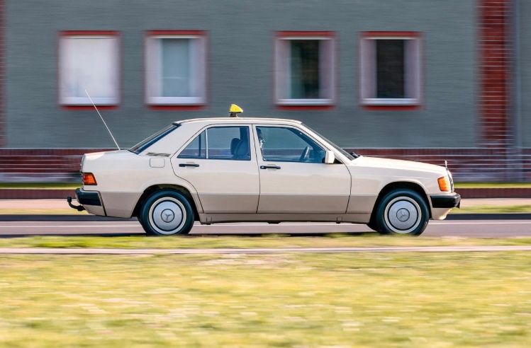 Mercedes-Benz 190 604.300 km 7.490 &euro; Bitterfeld-Wolfen 06766