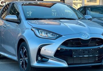 Toyota Yaris 2.000 km 28.490 &euro; Arnsberg-Neheim 59755