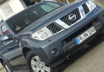 Nissan Pathfinder 147.000 km 9.000 &euro; Freiburg 79111
