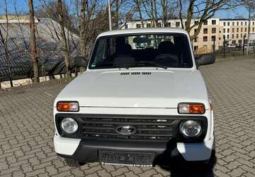 Lada Taiga 37.150 km 12.100 &euro; Neu Wulmstorf 21629