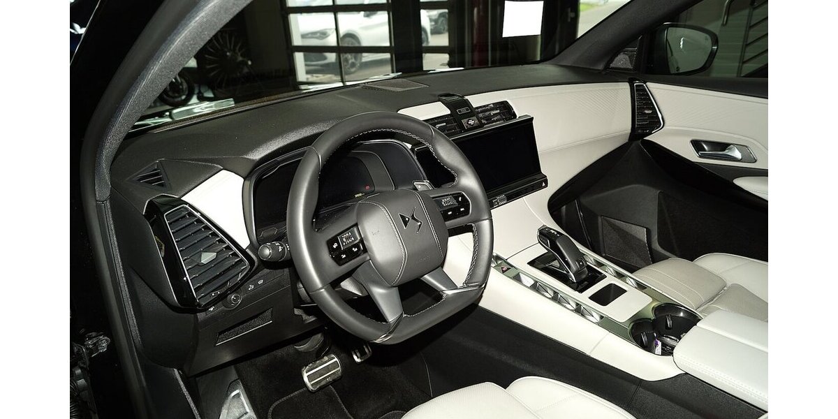 DS Automobiles DS7 Crossback 130 Blue Hdi EAT Opera DS IRIS 39.100 km 31.330 &euro; Lich 35423