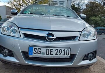 Opel Tigra 48.000 km 3.200 &euro; Solingen 42719