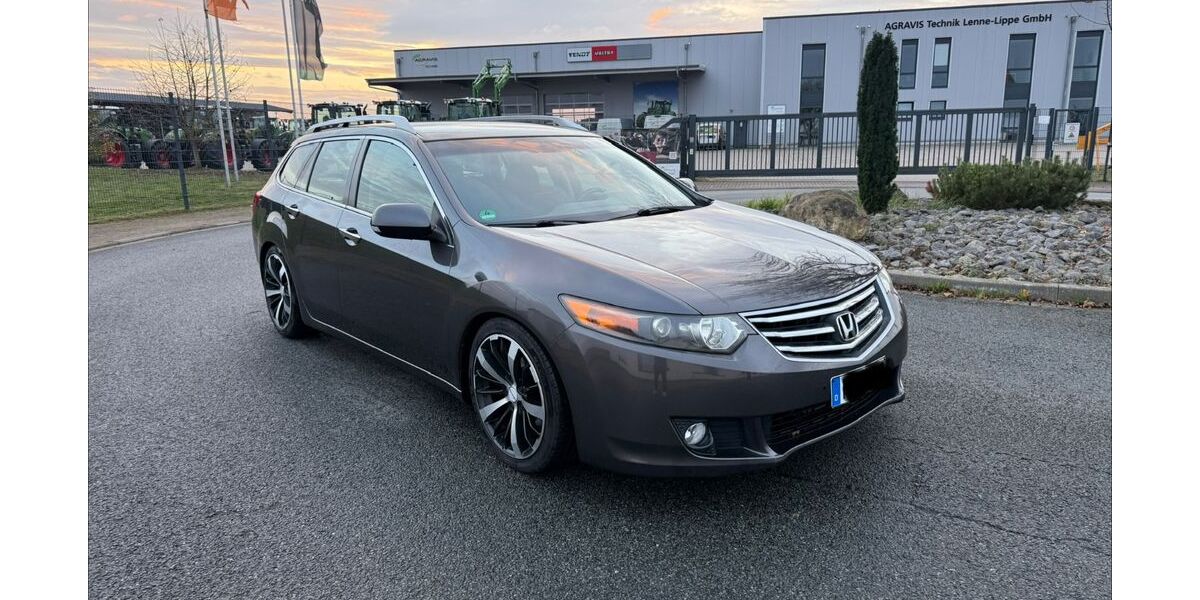 Honda Accord 267.000 km 6.490 &euro; Bad Driburg 33014