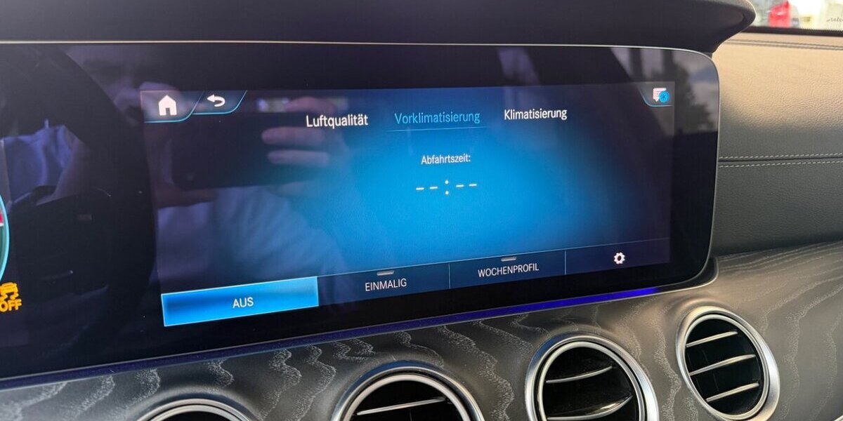 Mercedes-Benz E 300 de AMG+MBUX+NIGHT+360°+Keyless+AIRBalanc AMG 62.500 km 45.995 &euro; Westendorf 86707