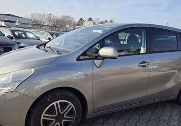 Toyota Verso 210.000 km 4.990 &euro; Nuernberg 90439
