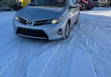 Toyota Auris 85.000 km 7.900 &euro; germaringen 87656