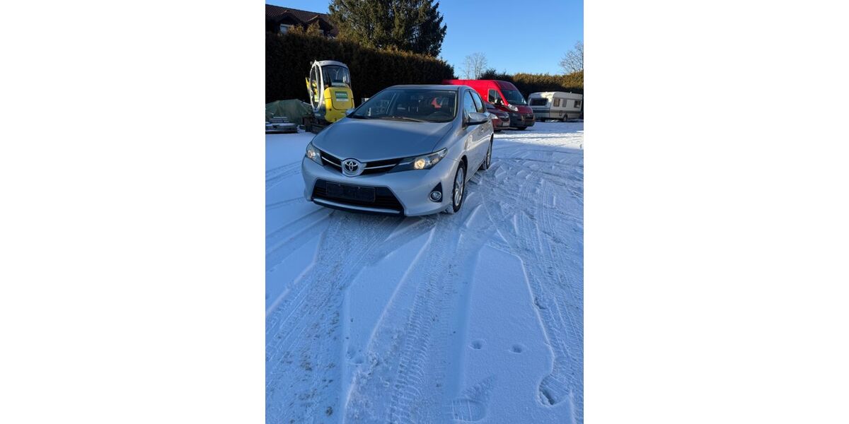 Toyota Auris 85.000 km 7.900 &euro; germaringen 87656
