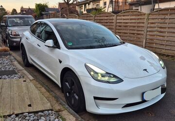 Tesla Model 3 47.005 km 27.490 &euro; Duisburg 47249