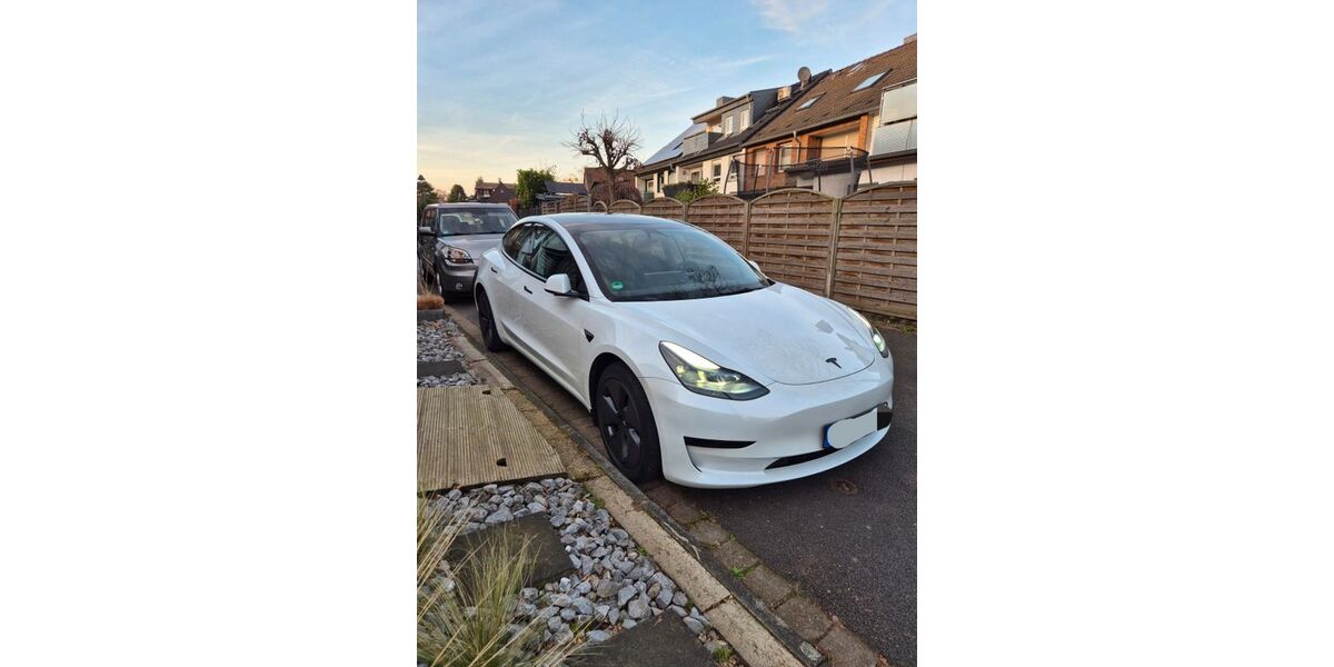 Tesla Model 3 47.005 km 27.490 &euro; Duisburg 47249
